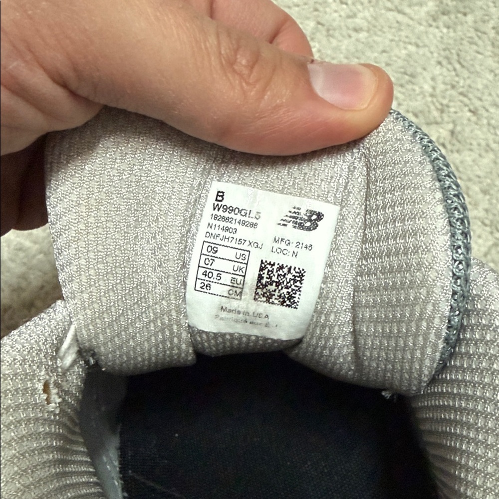 New Balance Women's Gray and Silver Lace-Up Sneakers - Picture 2 of 4